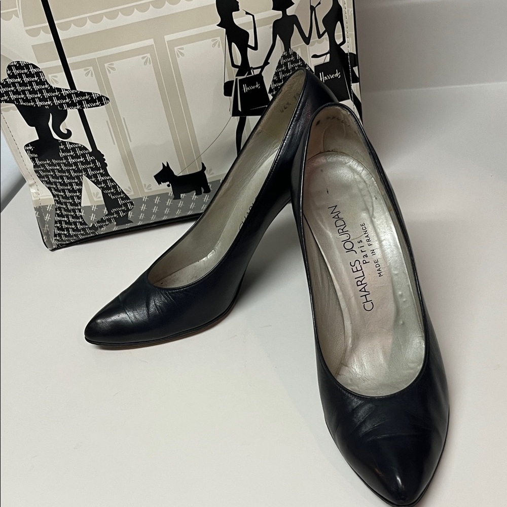 Charles Jourdan Elegant Navy Blue Heels Size 8 Vintage 100%Leather